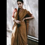 Dushara Vijayan Instagram – “மாரியம்மா”
.
.
.

என் வாழ்க்கையின் பொக்கிஷம்!!!💫✨
