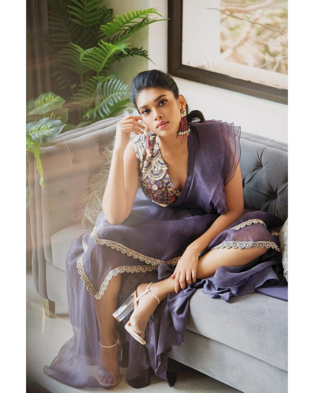 Dushara Vijayan Instagram - Shot by : @mobinkurien Assistance : @kishore_k2studios Styling : @stylemuze H&M : @phiphi_shimray #actor #actress #model #indianmodel #indianactor #indianactress #fashion #design #photoshoot #indian #southindian #stylist #makeup #artist #fashionmodel #style #modeling Chennai, India