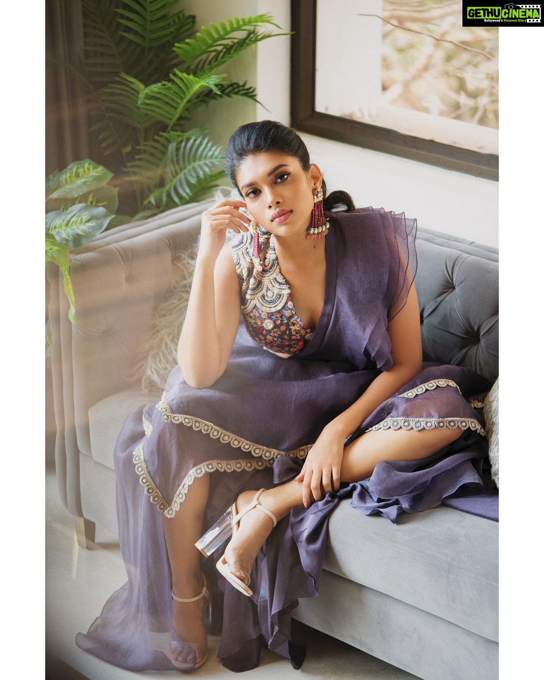 Dushara Vijayan Instagram - Shot by : @mobinkurien Assistance : @kishore_k2studios Styling : @stylemuze H&M : @phiphi_shimray #actor #actress #model #indianmodel #indianactor #indianactress #fashion #design #photoshoot #indian #southindian #stylist #makeup #artist #fashionmodel #style #modeling