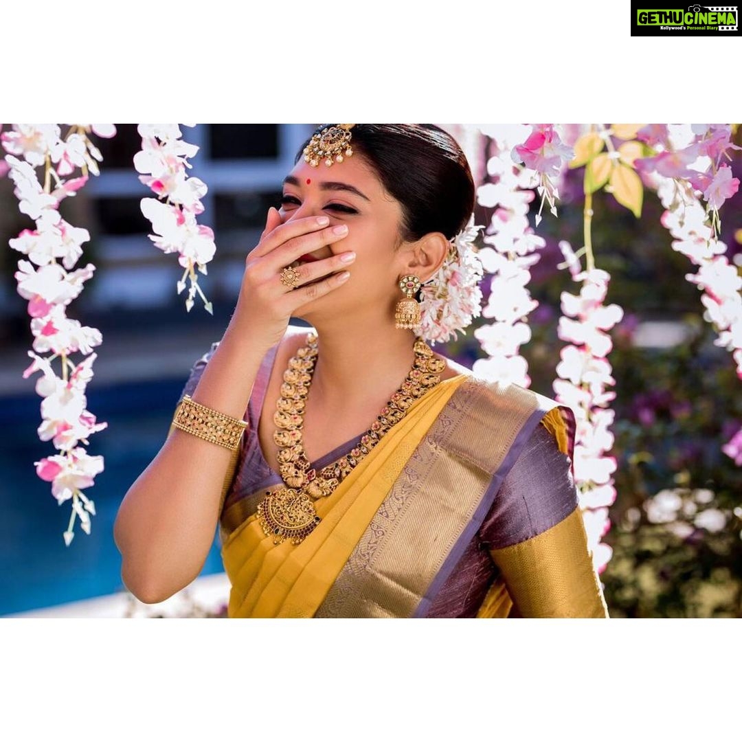 Dushara Vijayan Instagram - Shot by : @photonimage_by_daran Shot for : @samyuktaweddingshow Saree : @rahjamdesignersilks H&M : @renuka_mua Jewellery : @vrddhiuk Blouse : @mabia_mb Stylist : @misteek_london Location : @thesecretgardenshootingspot The Secret Garden - Shooting Spot