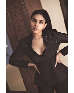 Dushara Vijayan Instagram - Shot by : @thestoryteller_india Assistance : @pradeep__rajaa H&M : @renuka_mua Assistance : @geethas_muah_chennai Styling : @ayisha_ar Outfit : @zol_studio Location : @miththam Miththam