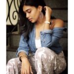 Dushara Vijayan Instagram – Denims and @danielwellington ,always my go to look🌸
Use the promo code DWXDUSHARA and avail 15% off!
Grab yours soon🌸🌸🌸
.
.
.
P.C : @hakunamatatasai_ 
Styling : @dushara_vijayan
Hair : @essensualsrapuram Chennai, India