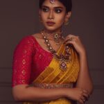 Dushara Vijayan Instagram – Shot by : @parvathamsuhasphotography 
Photography assistance : @selva__pradeep @vickasraja @shankar_daksha
Saree : @pashudh 
Blouse : @studio149 
Jewellery : @rajatamaya 
Makeup : @salomirdiamond 
Makeup assistance : @nadishathomasofficial 
Hair : @puii_c_ammy 
Hair assistance : la chui 
Draping : @puii_c_ammy 
Styling : @dushara_vijayan

www.dusharaofficial.com
#dusharaofficial

#actor #actress #model #indianmodel #indianactor #indianactress #fashion #design #photoshoot #indian #southindian #stylist #makeup #artist #fashionmodel #style #modeling Chennai, India