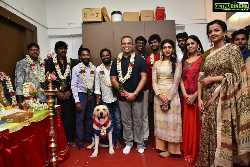Dushara Vijayan Instagram - There we go! I cannot believe it’s happening again😀🌸 My second film titled “Anbulla Ghilli” By god’s grace I’m playing the female lead and I totally thank each and everyone one of them involved in taking me further and a long step ahead in my life! This movie will definitely help me prove myself as an actor and performer! And of course there are these 🐶cuties acting along with us and with no doubt they will steal your hearts! @sagarpentela @srinathramalingam @dop_balu @sreepentela Mala Mam, This could have not been possible without all your support,I absolutely loved working with the entire team! @maithreya_rajasekar @nanjilvijayan @ashiq_vj @chandiniofficial @madhan_maddy_06 Thank you so much for being a huge support and amazing co-stars! I thank Mime Gopi Anna @g_mime_studio,for bringing the performer in me and making me learn different things everyday! I thank @rekha1210 and @sureshchandraaoffl sir,for making me choose the best,support and guide me through the right projects! Above all I thank god and my parents for trusting in me and made this happen😀🌸 I already cannot wait for the release! Chennai, India