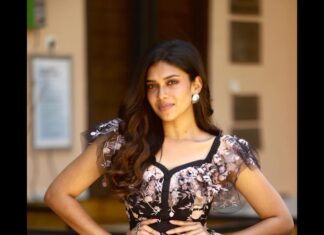 Dushara Vijayan Instagram - Shot by : @manivasagan_n Hair: @puii_c_ammy Stylist : @stylemuze Organised by : @rekha1210 Assistance : @blessymakeupandhair Chennai, India