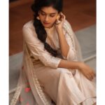 Dushara Vijayan Instagram – What a great shoot,excellent shots @thestoryteller_india,thankyou so much!
Assistance : @pradeep__rajaa 
I cannot thankyou enough @renuka_mua for making me look the way I’m…so much love to you💕
Assistance: @geethas_muah_chennai 
How can I not talk about your styling  @ayisha_ar ,
Thankyou so much girl🌸😀 @miththam, I’m sure wouldn’t have found a better place to shoot!😀🌸 www.dusharaofficial.com
#dusharaofficial

#actor #actress #model #indianmodel #indianactor #indianactress #fashion #design #photoshoot #indian #southindian #stylist #makeup #artist #fashionmodel #style #modelin Miththam