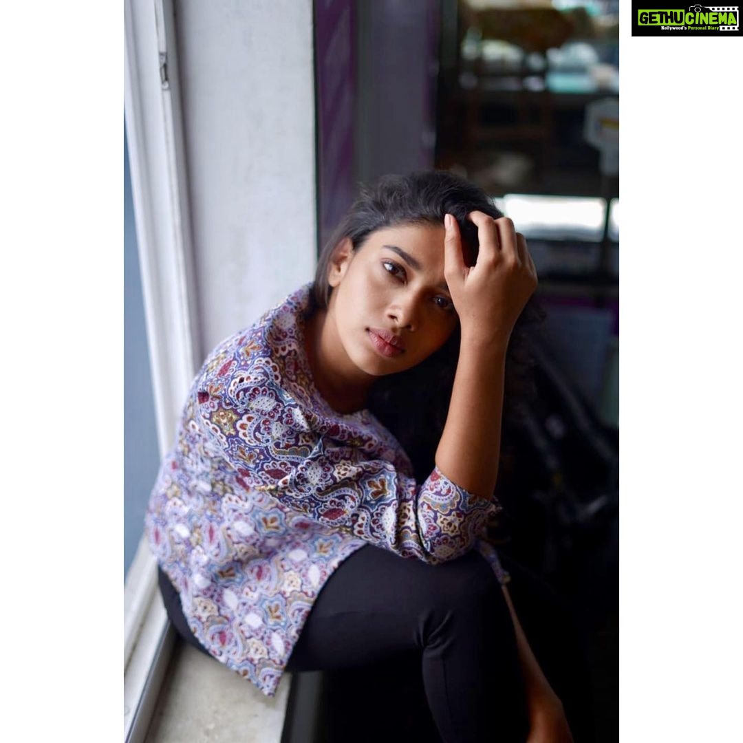 Dushara Vijayan Instagram - Shot by : @mp_gokul www.dusharaofficial.com #dusharaofficial#anbullaghilli #actor #actress #model #indianmodel #indianactor #indianactress #fashion #design #photoshoot #indian #southindian #stylist #makeup #artist #fashionmodel #style #modeling Kodaikanal, tamil nadu