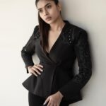 Dushara Vijayan Instagram - “BACK IN BLACK”🖤 . . . . . Just shine girl!💫 Shot by : @thestoryteller_india Assistance : @pradeep__rajaa H&M : @renuka_mua Assistance : @geethas_muah_chennai outfit : @zol_studio Styling : @ayisha_ar Location : @miththam Miththam