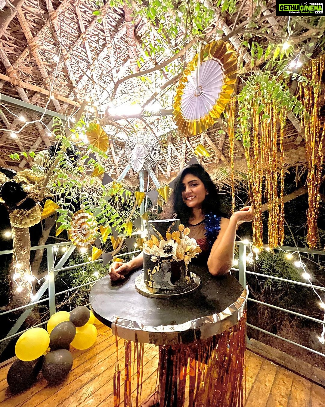 Eesha Rebba Instagram - Cheers to a beautiful night! It was a happy happy birthday for me🥰 Grateful for all your love! Thank you so much for your wishes♥️ Sending loads of love to all of you ✨