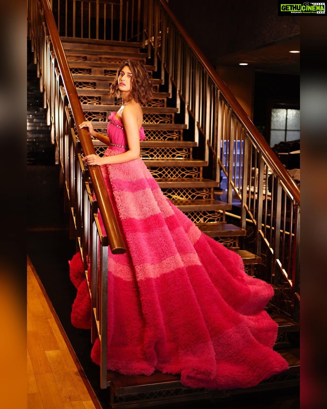 Erica Fernandes Instagram - Thank you @jwsahar for your wonderful hospitality and one of my most comfortable shooting experiences at the beautiful property. Photographed by @prashantsamtani Hair @hair_by_rahulsharma Makeup @makeupbynayan Outfit by:- @d.l.mayaofficial Outfit courtesy:- @kmundhe4442 Location partner @jwsahar JW Marriott Mumbai Sahar