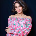 Erica Fernandes Instagram - The girl in pink. Ok I promise the next one is not going to be pink 🤭😝 Dress @urbanchic.2020