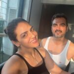 Esha Deol Instagram – Rise & shine ☀️

@bharattakhtani3 
#sundayvibes #partners #nofilter #happysunday #gratitude ♥️🧿