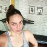 Esha Deol Instagram – Coz in the summertime when the weather is right….. go sweat it out ! 💪🏼 

I personally love summer workouts.Music blasting &  pumping. 
Windows open & fan on. Try it out. 

#wednesdaywisdom #summertime #workout #sweatitout #stayfit ♥️🧿