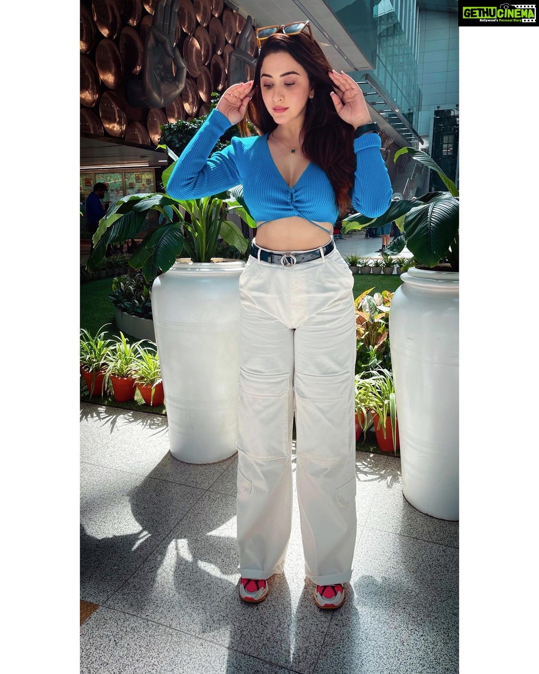 Eshanya Maheshwari Instagram - She is about that pepper, that blue cheese 💙 Thanks to my dearest @bhavikamaheshwari10 for such great pictures ❤️ #airportlook #ootd #travelfashion #esshanyamaheshwari #esshanya Delhi, India