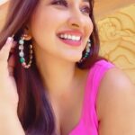 Eshanya Maheshwari Instagram - Yeh Maan iss smile pe aatak gaya hain… 💖😃✨ #aatakgaya #smile #saree #esshanyamaheshwari #esshanya #trending #reelsinstagram