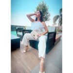 Eshanya Maheshwari Instagram - “Sawn of beauty, Sawn of grace A queen among her ancient Race.” Outfit by @atticsalt___ 🤍🦢 #white #ootd #fashion #styleblogger #esshanyamaheshwari #esshanya Delhi, India