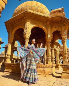 Eshanya Maheshwari Instagram - Soo much of who we are is where We have been…. 💛 #hometown #jaisalmer #goldencity #travel #travelblogger #wanderlust #esshanyamaheshwari #esshanya Outfit by @aachho 💙 Jaisalmer