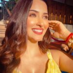Eshanya Maheshwari Instagram - Hum aankhon se batayenge Tum Samajana… 👀 #eyes #aankhonsebatana #smile #hansi #esshanyamaheshwari #esshanya