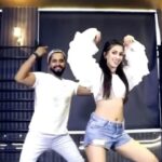 Eshanya Maheshwari Instagram - Dancing makes me happy 😃 What makes you happy ? #happyworlddanceday #dance #worlddanceday #dancereels #esshanyamaheshwari #esshanya