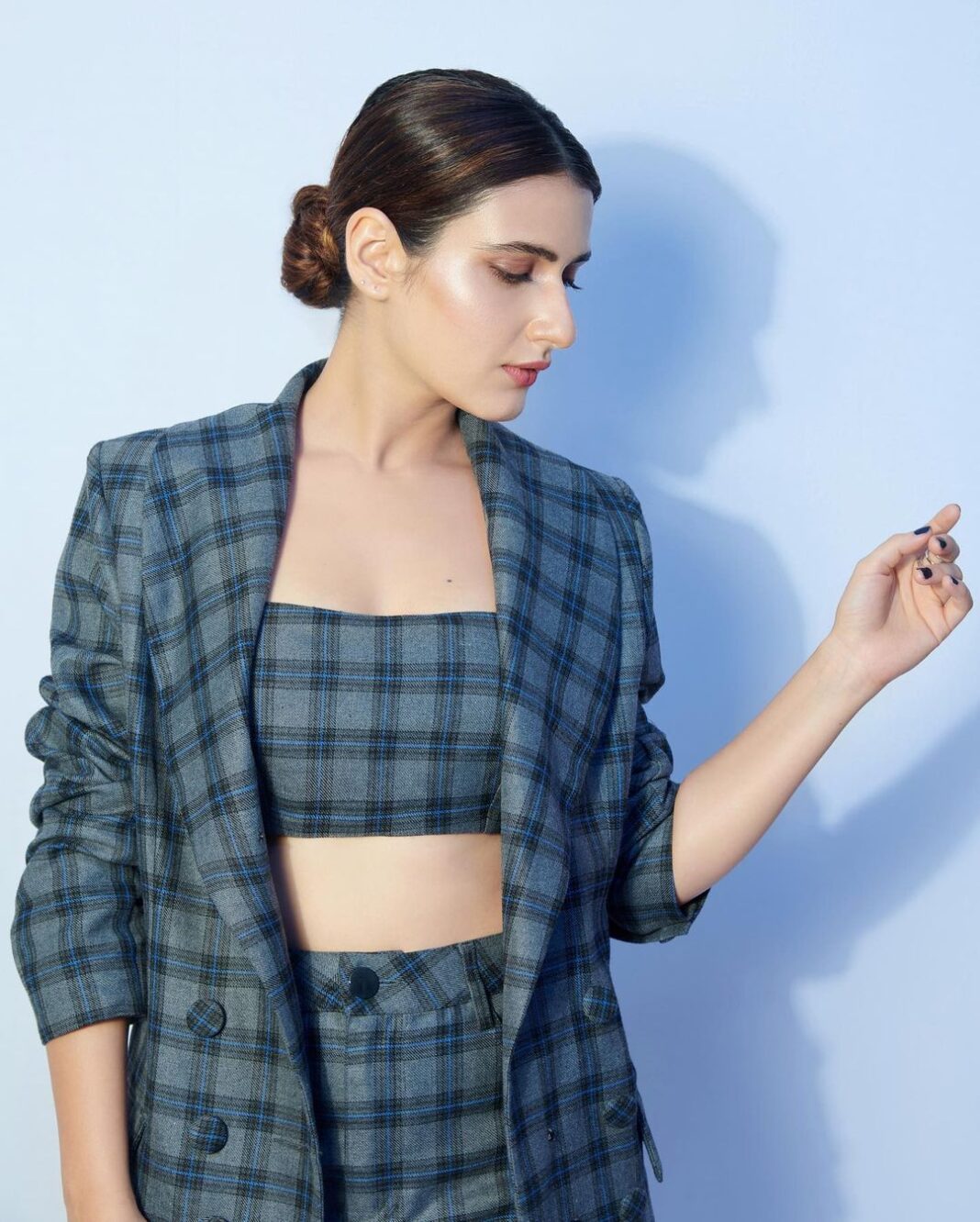 Fatima Sana Shaikh Instagram - #thar #promotions #netflix Styled by @akshitas11 with @khushi46 Outfit - @studiomoonray Ring - @mozaati Hair - @humera_shaikh19 Make up- @tulsi5solanki Photos - @visualaffairs_va
