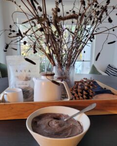 Freida Pinto Instagram - My mom and I with her famous Ragi Porridge for postpartum healing. This is one of my favorite recipes that I have enjoyed these past few months. Ragi is a staple for postpartum healing in India because it is rich in calcium and iron and the amino acid tryptophan which is great for the nervous system. And it’s absolutely delicious. 

I’m so grateful to my mother who has moved in with me these past few months to care for me while I care for Rumi-Ray. ❤️

Sharing the recipe on @thisis.anya today!