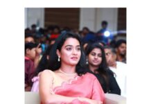 Gayathrie Instagram - For #maamanithan audio launch, Styled by @navadevi.rajkumar Saree - @urbandoe19 Makeup by @makeupartistrybykavithasekar Hair @inscapesalon