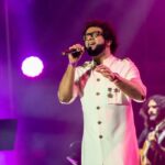 Haricharan Instagram - #thulithulimazhaiyai☔️ or #chiruchiru is Indeed a Pivotal Song amongst the many which I have recorded in Movies. And I did perform it at the @itsyuvan concert at @expo2020dubai Recently with the Amazing @thetanvishah with an amazing Band Lead by @aalaapraju . Tanvi was gracious enough to accept to do a Swirl with me 🤪🤪 and we had just 4 bars of music to do that. Quite a Dare. ☺️ All gratitude to U1 and #namuthukumar sir for giving me this beautiful tune. #yuvan #yuvanism #haricharan #btos #paiyya Pics Captured Beautifully by @stuwilliamsonphotography Jubilee Park Expo 2020