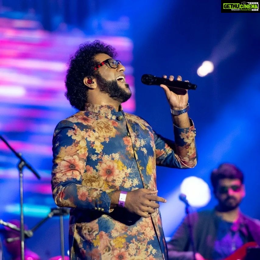 Haricharan Instagram - Performing on Stage is Life-affirming for an Artist like me. I am always Buzzing on Centrestage. Especially at the @itsyuvan concert last Sunday when I performed the Legendary "Munpaniya" by #SPB sir and #AnandaYaazhai for an amazing Audience at the @expo2020dubai Special thanks to @fali_on_tour For helping me with the #Shure KSM Mic Capsules (they sound amazing) Amazingly Captured by @stuwilliamsonphotography #Yuvan #haricharan #yuvanism #Munpaniya #btos Jubilee Park Expo 2020
