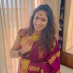 Hariprriya Instagram – #saree ❤️

 #joshmeinaaja @officialjoshapp @joshapp.kannada