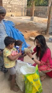 Harshika Poonacha Instagram - At @bhuvanamfoundation , We believe in the Religion of LOVE and KINDNESS ♥️♥️♥️ . . . . . PS : The only intention to share this video is to inspire more people to give and give whatever you can . You don’t need Big money to help people,But you need a BIG HEART ♥️ Karnataka