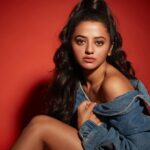 Helly Shah Instagram – Limitless 🌟✨

Team 

📸- @shivamguptaphotography 
👩🏼- @ankiitaapatel 
💇‍♀️- @hairbytabassum 
💄- @chettiaralbert 
🎥- @smileplease_25 
@eshagupta1331