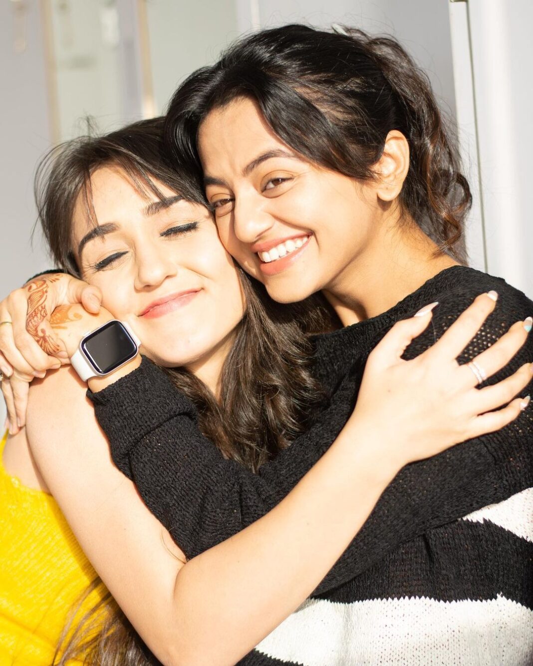 Helly Shah Instagram - Too stubborn to grow back, Oh, never getting them again, Anyway meet them These girls, who went insane While getting their FRINGES grow Backagain 😏🥲