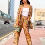 Hina Khan Instagram - Cruising does the Soul good.. Sunsets, Open air, Amazing dinner and much much more.. 🧿