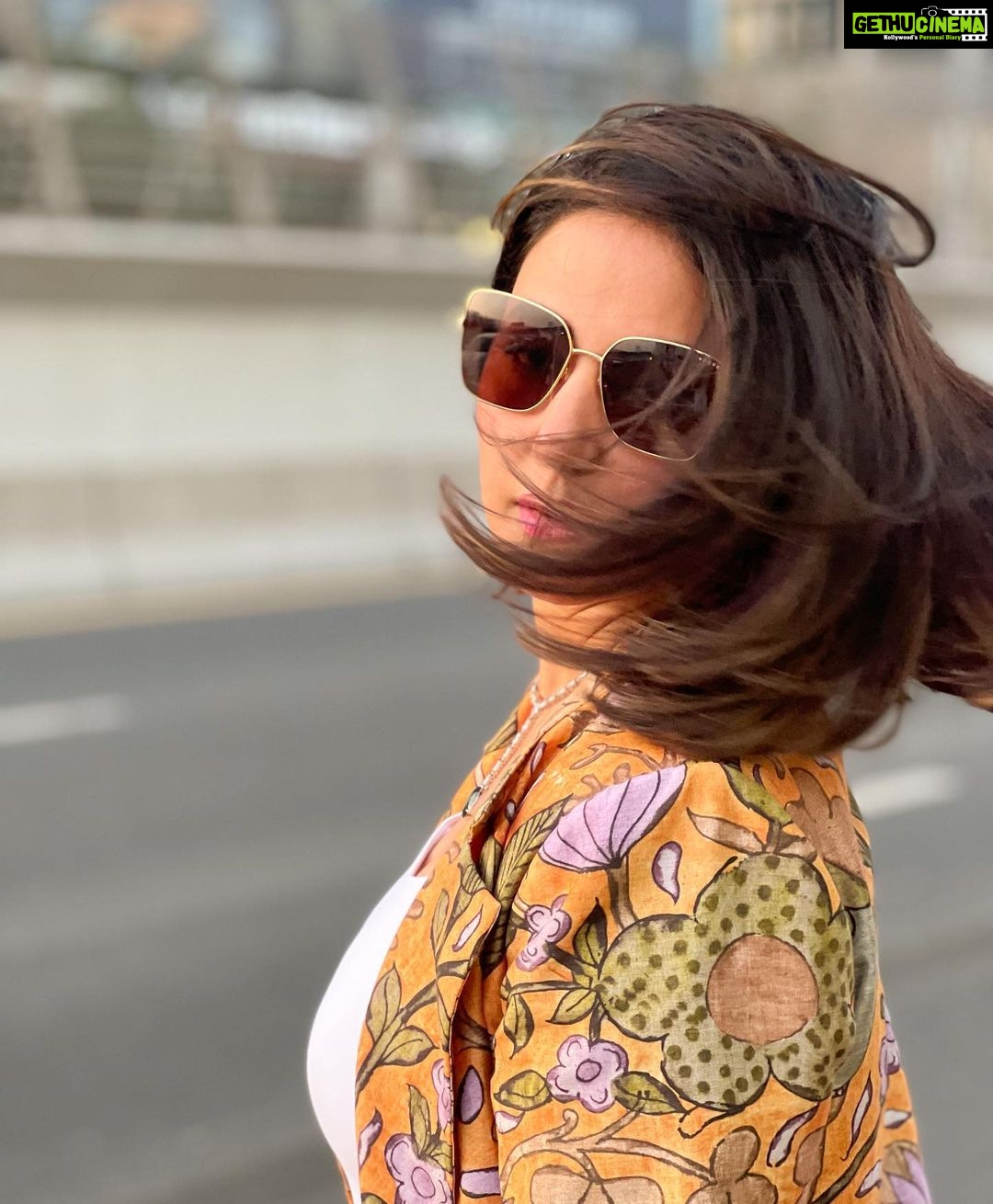 Hina Khan Instagram - Cruising does the Soul good.. Sunsets, Open air, Amazing dinner and much much more.. 🧿