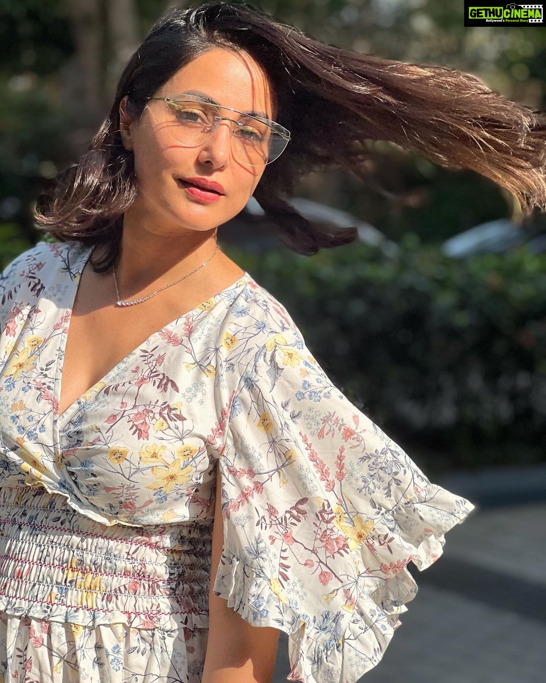 Hina Khan Instagram - Glowing and Growing.. ☀️