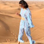 Hina Khan Instagram – Planting my feet firmly into these breathtakingly gorgeous 
eternity of Dunes.. #wanderlust #desertdust #dunebashing #whataday #memoriesforlife #desertsafari