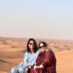 Hina Khan Instagram - Planting my feet firmly into these breathtakingly gorgeous eternity of Dunes.. #wanderlust #desertdust #dunebashing #whataday #memoriesforlife #desertsafari