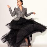Hina Khan Instagram – You said you liked storms, so I let u in..Turns out you can handle only a little rain and i am a HURRICANE 🌀
Outfit @fouadsarkisofficial
MUAH @sachinmakeupartist1 @saba_hair_makeupartist
Jewels @curiocottagejewelry @aurnument
📸 @ashish_ojha_photography