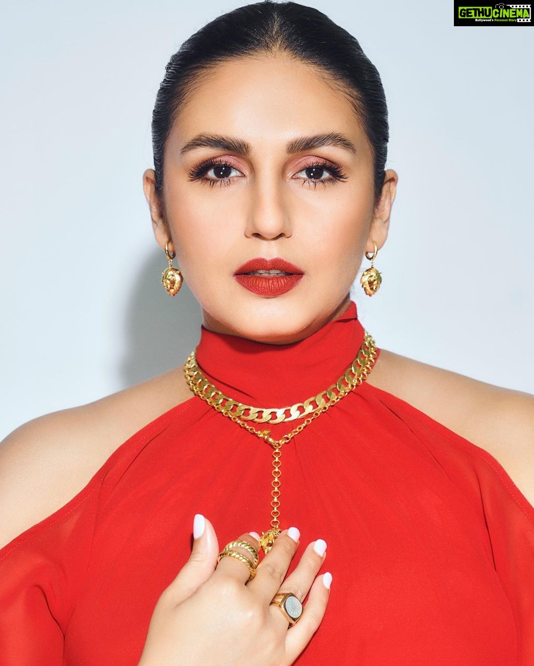Huma Qureshi Instagram - When Sanam and I agree that ….Red is my color .. haina ?? #red #dress Outfit - @gauriandnainika Heels @louboutinworld Jewellery @twylatreasures @shopanatina Rings @viangevintage Styling @sanamratansi Assisted by @nirikshapoojary_ Photographer @kkarmaa.studio Makeup @krisann.figueiredo.mua Hair @susanemmanuelhairstylist #girl #chic #fashion
