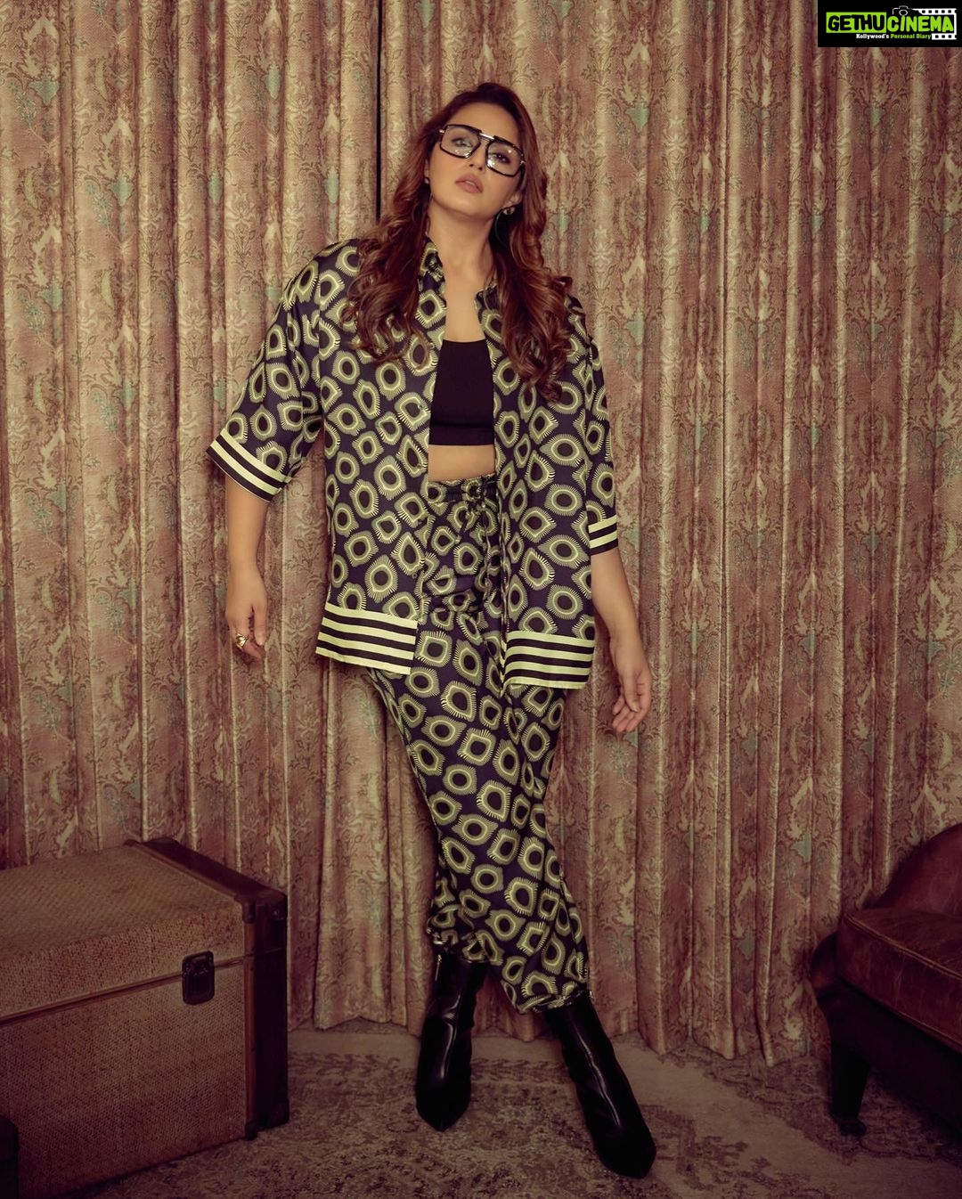 Huma Qureshi Instagram - Such a misfit in this ‘perfect’ world … #misfit #rebel #humaqureshi Styled by: @mohitrai with @harshitasamdariya @teammrstyles Outfit: @dhruvkapoor Jewels: @misho_designs Glasses: @urbanmonkeyindia Bag: @miraggiolife Makeup Artist: @ajayvrao721 Hairstylist: @susanemmanuelhairstylist Photography: @kadamajay