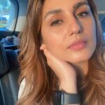 Huma Qureshi Instagram – When Sunday traffic is messing with you .. Take a #carfie 😜❤️ #feelingpretty #sunday #working