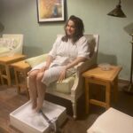 Isha Koppikar Instagram – Self-care and chill kind of day. Totally blissed out 😃

#spaday #spa #travel #traveldiaries #relaxing #mussoorie #relaxation #newday #nomakeup #nofilter #happyglow Mussoorie