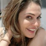 Isha Koppikar Instagram - Beauty is power; a smile is its sword. 😀 #smile #nofilter #smilemore #smilealways #happinessisachoice #bepositive #spreadpositivity #spreadjoy Mumbai, Maharashtra