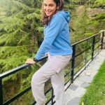 Isha Koppikar Instagram – Practising the art of doing nothing 😊

#peace #nature #mussoorie #artofdoingnothing #naturelovers #nature_perfection #mountains #beautiful