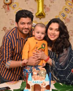Ishaara Nair Instagram - 4 years and one baby later ❤️🦋🧿 Happy anniversary to us ❤️ Thank you for being my rock ❤️ Love you hubsy bubsy ❤️❤️ Dubai Marina