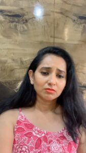 Ishika Singh Instagram - When u have lot of work and u don’t u know what to do … turn on camera and put on some makeup n do these crazy things … #instagood #reelsinstagram #reelitfeelit #reelkarofeelkaro #nowork #dowhatyoulove