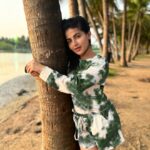 Iswarya Menon Instagram - Camouflaging with nature 🌴