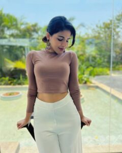 Iswarya Menon Instagram - Drippin’ in finesse 😉🤎