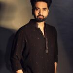 Jackky Bhagnani Instagram – Outfit details: @shantanunikhil
Styled by @anshikaav 
Shot by @shivangi.kulkarni