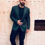 Jackky Bhagnani Instagram - About last night @deepakparwani loved the jacket 😁